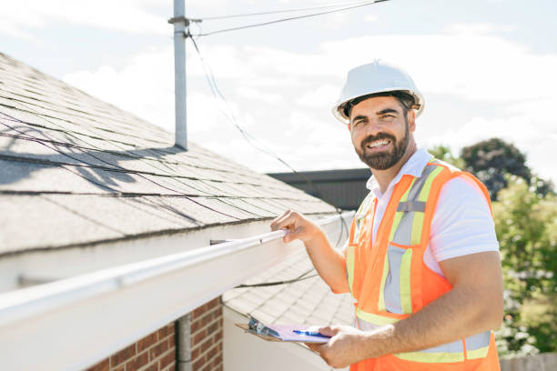 Best Local Roofing Companies  in Iola, WI